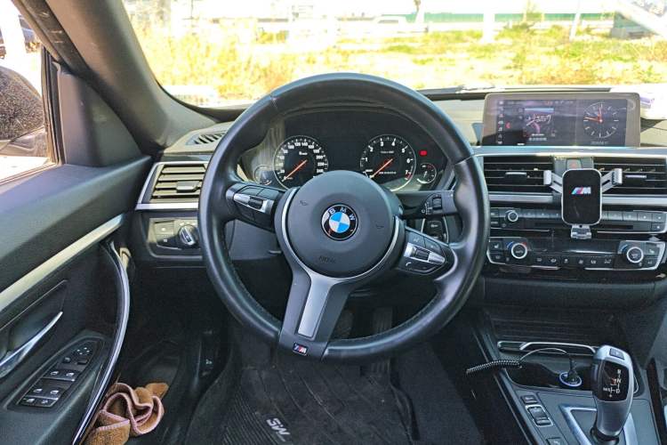 Used BMW 3 Series GT 2019 320i M Sport Package Steering Wheel