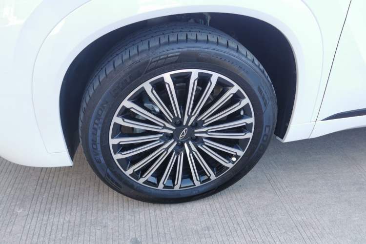 Used Chery Tiggo 9 2025 2.0T Automatic Two-Wheel Drive Luxury Edition 5 Seats