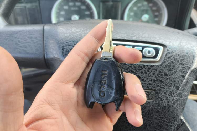 Used Iveco Daily 2017 2.5T A35 Passenger Van 5-7 Seats Model 47Z5 Vehicle Key