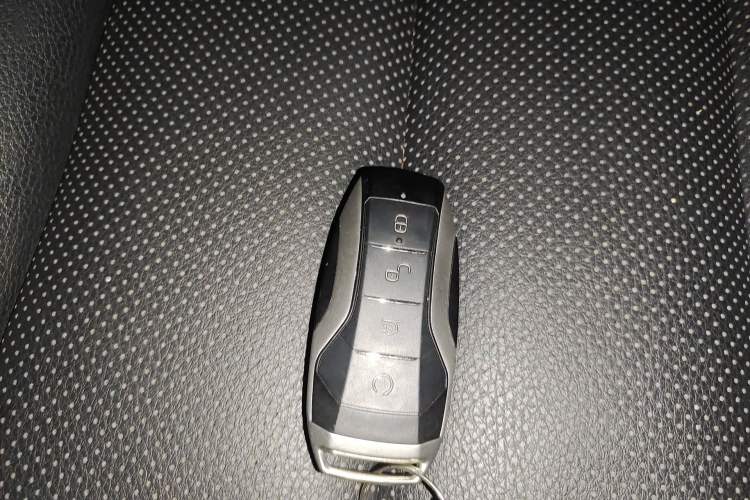 Used BYD Tang 2018 2.0T Automatic Smart Connect Prestige 7-Seater China V Standard Vehicle Key