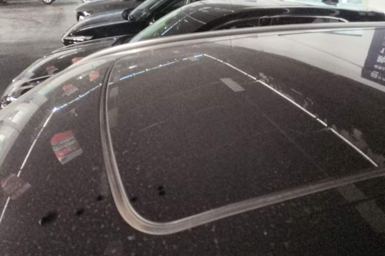 Used Ford Edge 2025 Ford Explorer L 2.0T EcoBoost E-Hybrid Four-Wheel-Drive 7-Seater Supreme Model