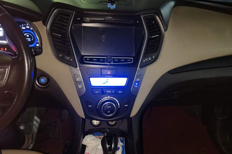 Used Hyundai Santa Fe 2013 Revised Version 2.4L Automatic All-Wheel Drive Smart Type