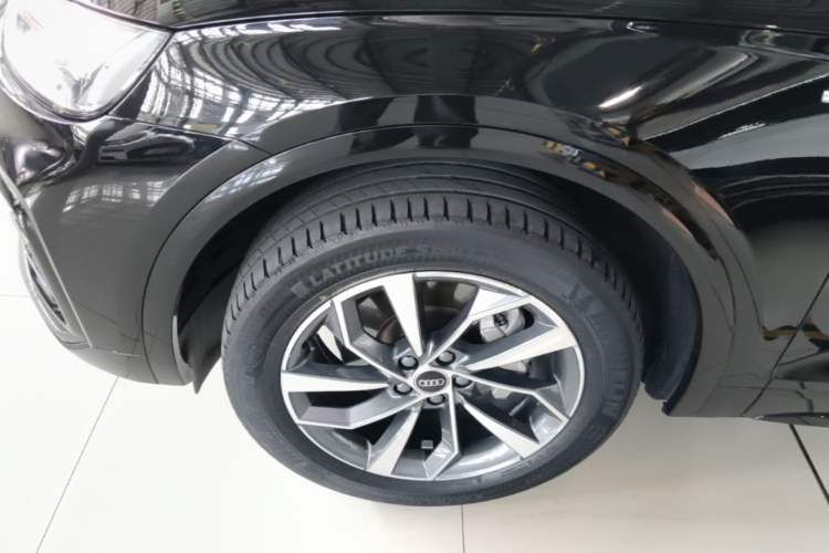 Used Audi Q5L 2023 40T Luxury Dynamic Model
