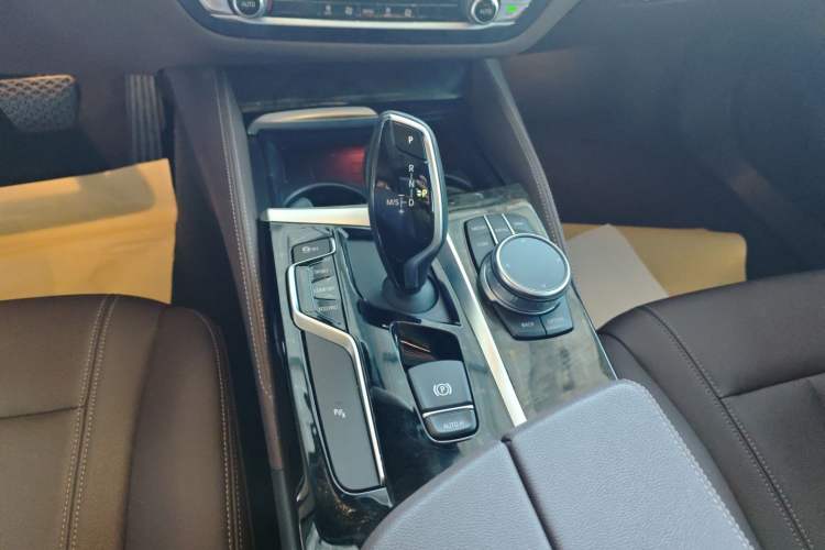 Used BMW 5 Series 2020 525Li M Sport Package