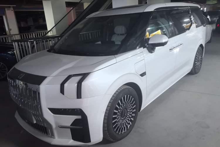 Used Zeekr 009 2022 Revised WE Version