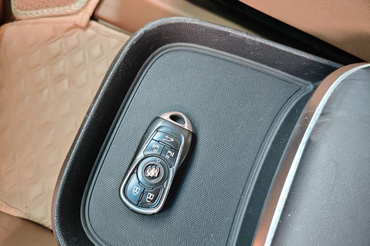 Used Buick GL8 2020 ES Land Cruiser 653T Luxury Model