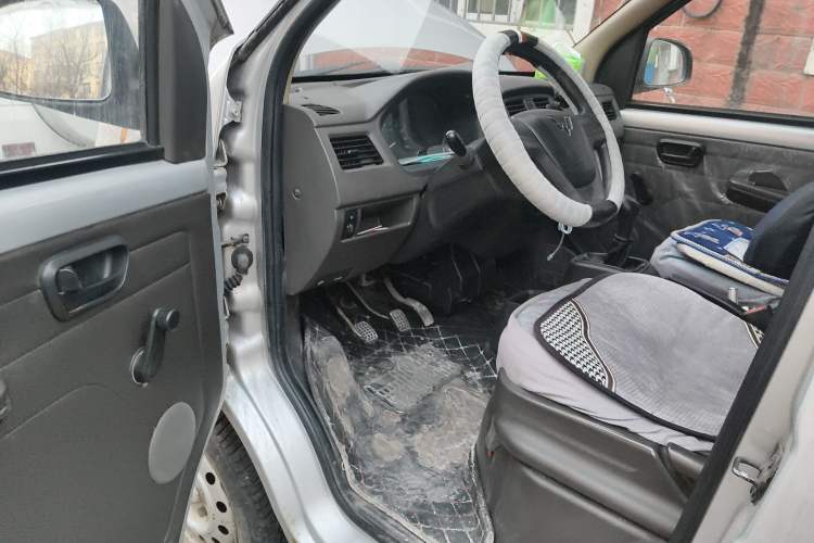 Used Wuling Rongguang 2014 1.5L S Base Version