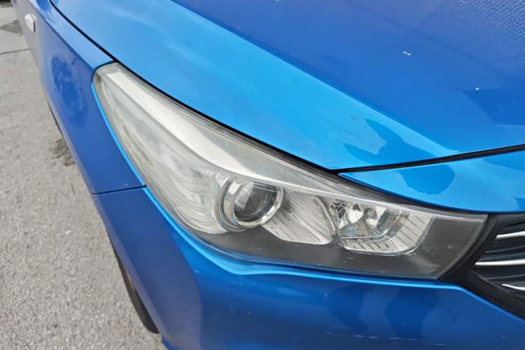 Used GAC Trumpchi GA3S Vision 2014 1.6L Manual Luxury ESP Version Right Front Headlight