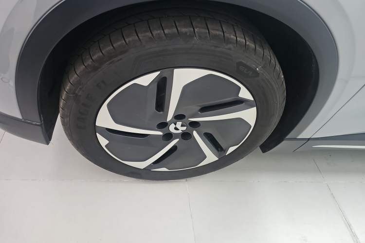 Used Nio EC6 2024 75 kWh Left Front Wheel Hub