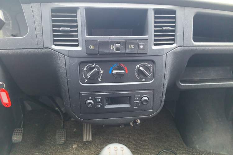 Used Wuling Zhiguang 2020 1.2L Practical Model China VI LSI
