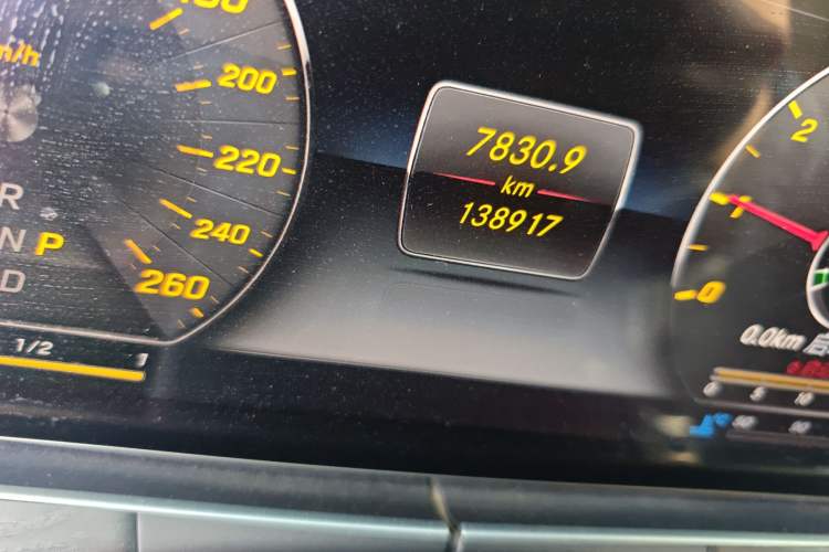 Used Mercedes-Benz E-Class 2016 E 300 L Sporty and Stylish Model
