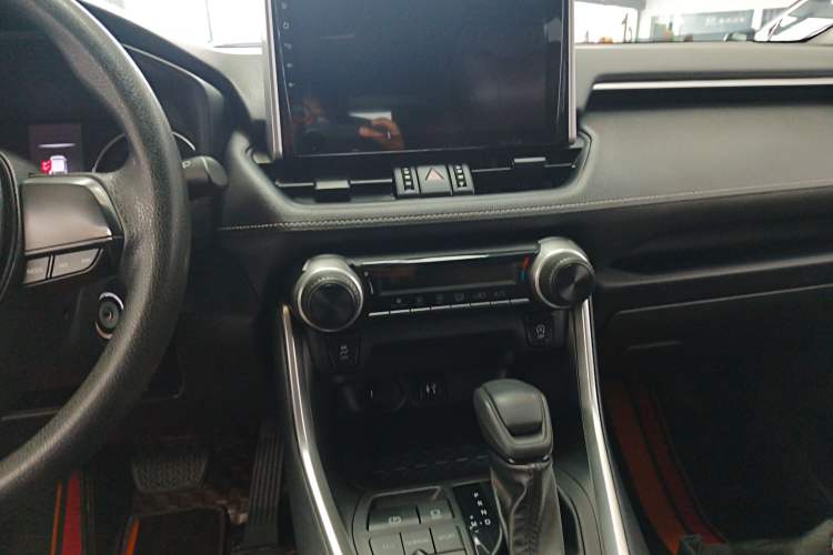 Used Toyota Wildlander 2022 2.0L CVT Two-Wheel Drive Leading Edition Audio And AC Panel