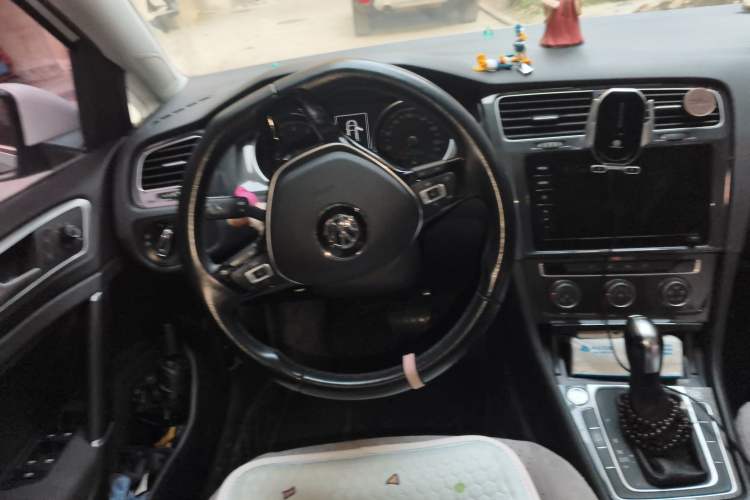 Used Volkswagen Golf 2020 Zhiai Edition 200TSI DSG Comfortable & Ambitious Version