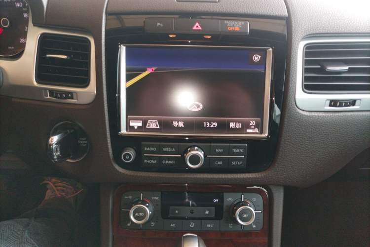 Used Volkswagen Touareg 2011 3.0 TSI Comfort Version