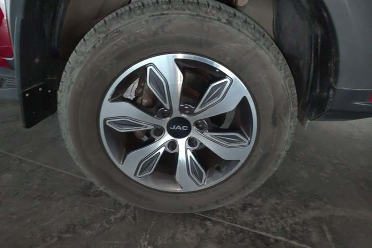 Used JAC T8 2019 2.0T Gasoline Two-Wheel Drive Prestige Version Standard Double HFC4GA3-4D