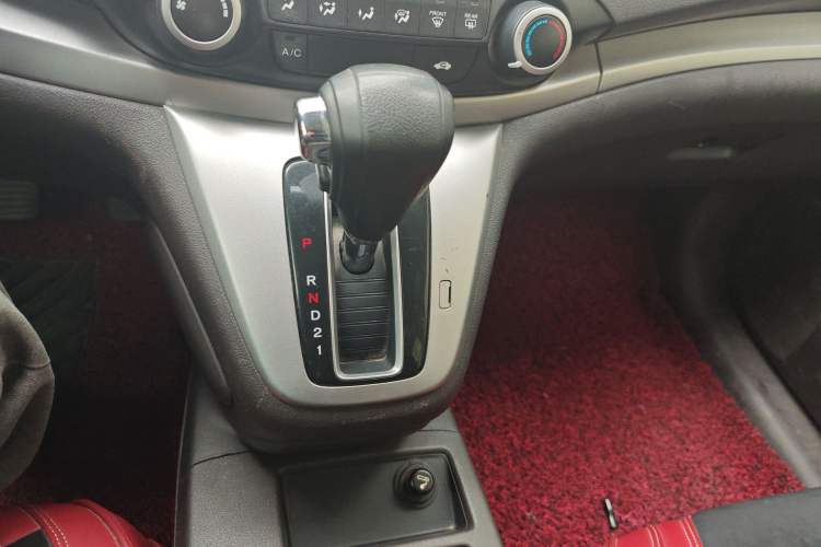 Used Honda CR-V 2012 2.0L two-wheel drive urban version