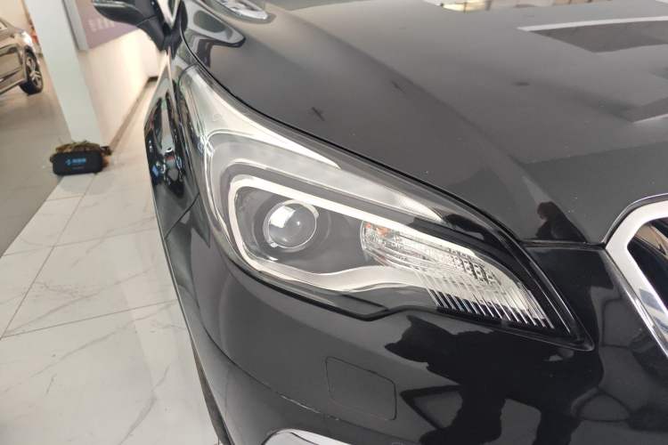 Used Buick Envision 2014 28T Four-Wheel Drive Luxury Model Right Front Headlight