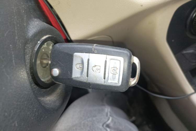 Used FAW Yingzhi 727 2016 1.5L Business Edition Vehicle Key