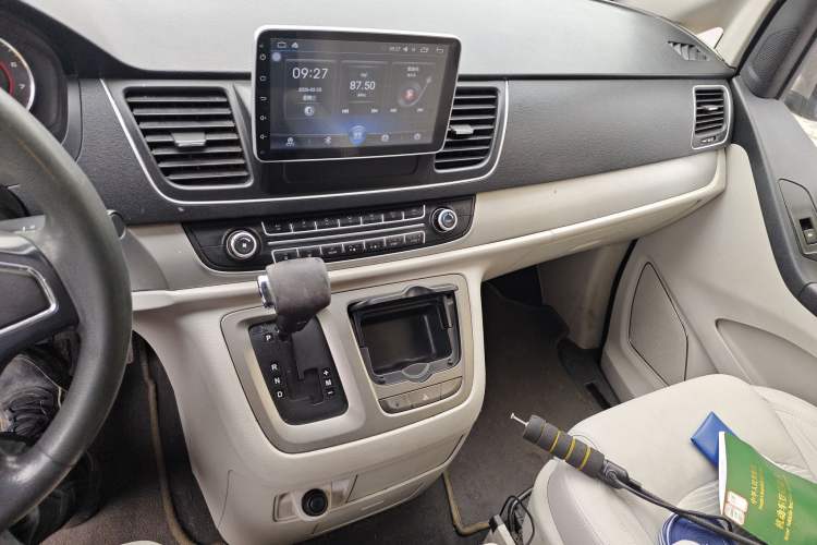 Used SAIC MAXUS G10 2014 2.0T Automatic Elite Edition