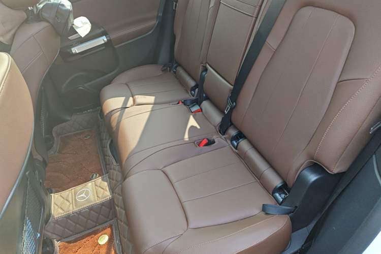 Used Mercedes-Benz GLB 2023 Refreshed GLB 200 Dynamic Edition Interior 4