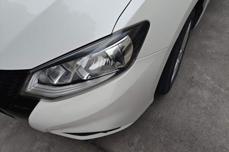 Used Nissan Tiida 2016 1.6L CVT Cool Dynamic Edition