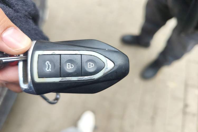 Used Zotye SR9 2017 2.0T Automatic Ultimate Light Edition
