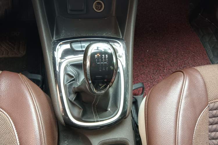 Used Buick Verano 2015 Sedan 15S Manual Entry-Level Model Gear Lever
