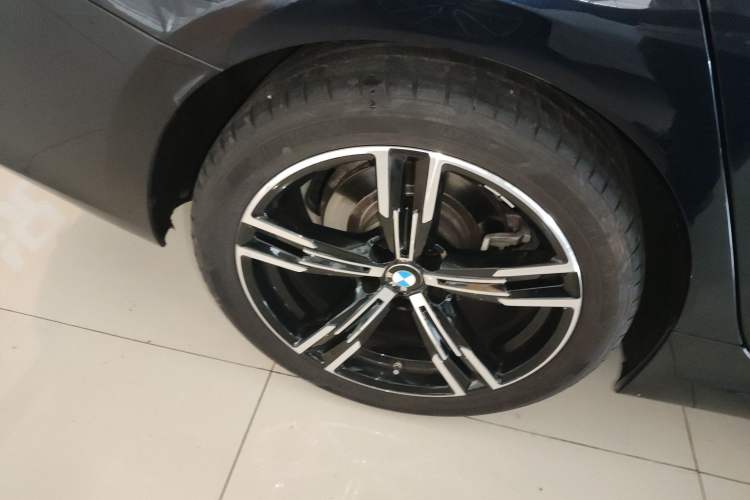 Used BMW 3 Series 2024 325i M Sport Package Right Rear Wheel Hub