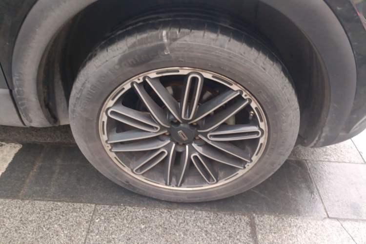 Used Qoros 5 2017 1.6T Automatic Flagship Model Right Front Wheel Hub