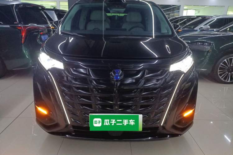 Used Denza D9 2025 DM-i Intelligent Drive 1020 Four-Wheel Drive Flagship Model