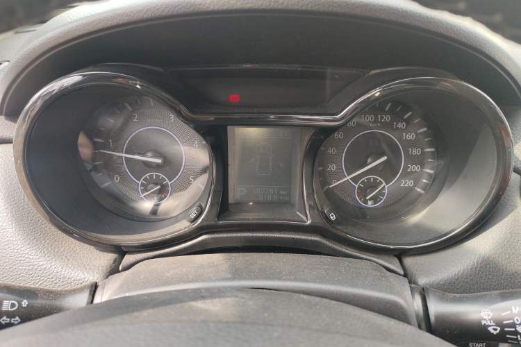 Used JMC Yusheng S350 2013 2.4T Automatic 2WD Diesel Luxury 7-Seater Instrument Cluster