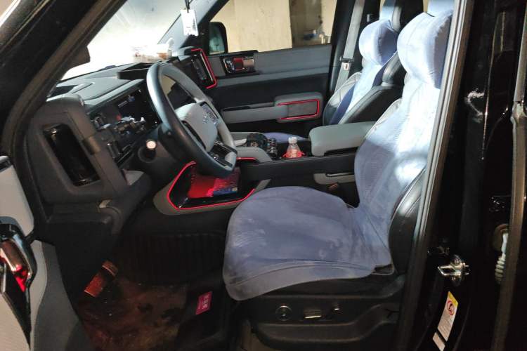 Used Formula Leopard 5 2023 Navigator Edition
