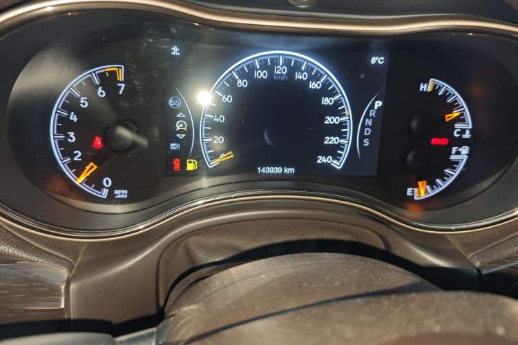 Used Jeep Grand Cherokee 2014 3.0L Flagship Zunyue Edition Odometer Close Up