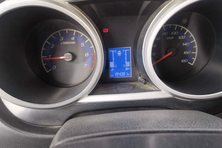 Used CHANGAN KAICHENG Ounuo S 2014 1.5L Base Version Odometer Close Up