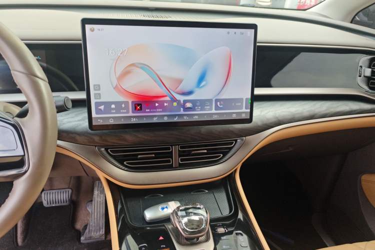 Used Denza D9 2022 DM-i 1040 Prestige Model Audio And AC Panel