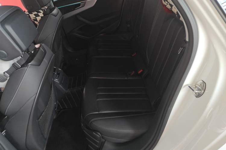 Used Audi A4L 2022 40 TFSI Luxury Dynamic Model