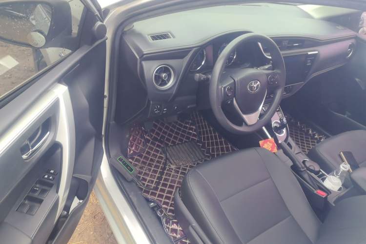 Used Toyota Corolla 2017 Revised Dual-Engine 1.8L E-CVT Leading Edition Driver Seat