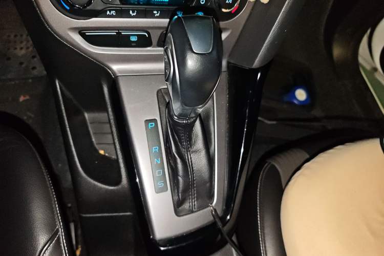 Used Ford Focus 2012 Sedan 1.6L Automatic Fashion Edition
