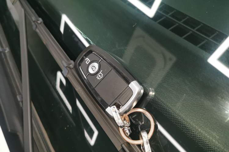 Used Ford Edge 2020 EcoBoost 245 Two-Wheel-Drive Titanium 5-Seater
