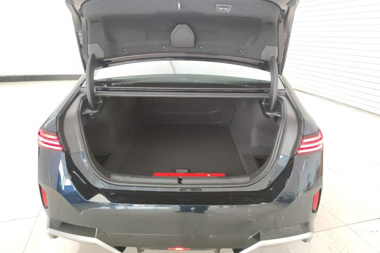 Used BMW i5 2025 eDrive 40L M Sport Package
