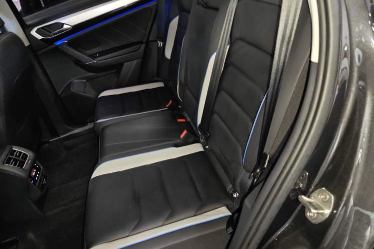 Used Volkswagen Tayron GTE Plug-in Hybrid 2020 1.4T Luxury Model Left Rear Seat