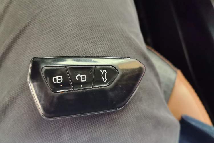 Used Soueast DX7 2017 1.5T Manual Luxury Model
