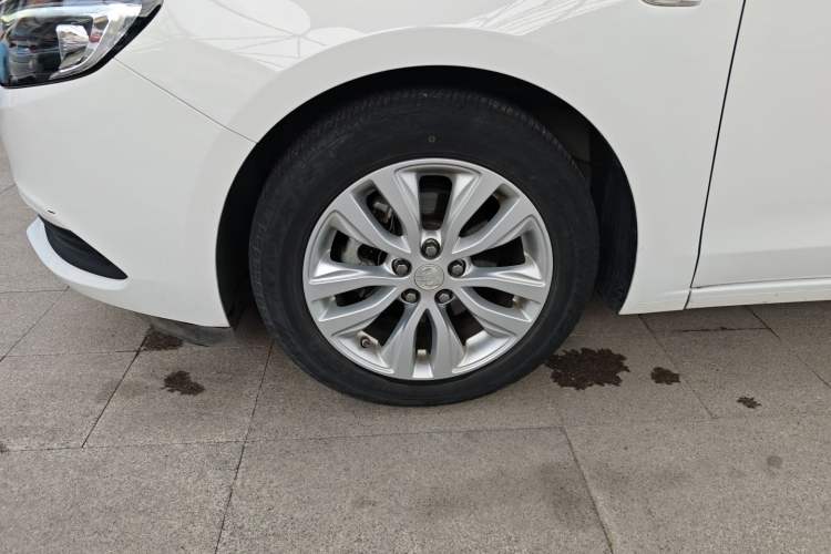 Used Buick GT 2021 Revised Version Flagship 1.5L Automatic Elite Edition Left Front Wheel Hub