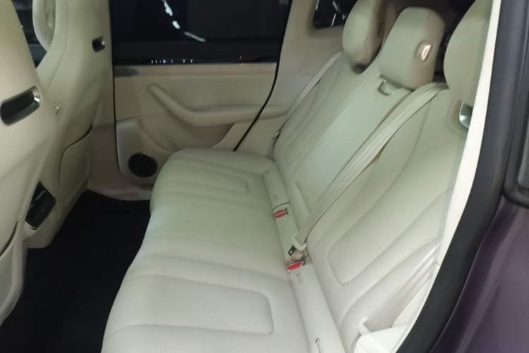 Used Hima Luxeed R7 2025 Range-Extended Version 251 km Max Left Rear Seat