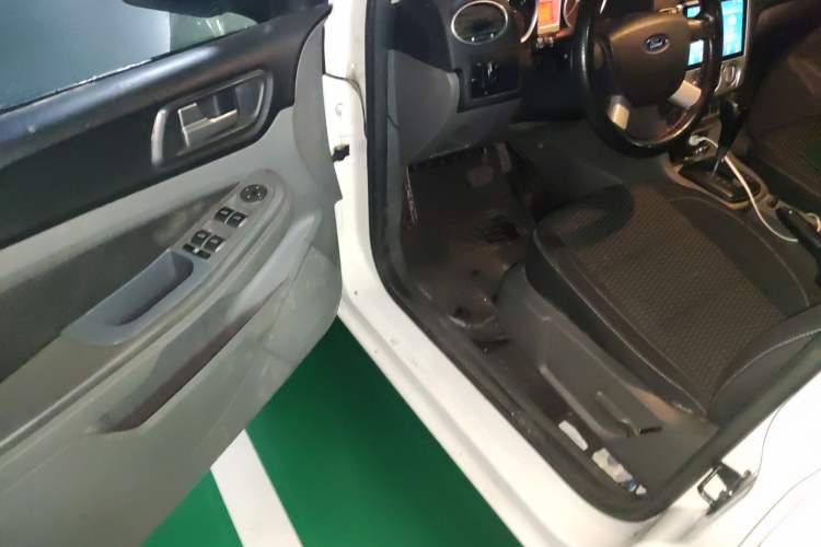 Used Ford Focus 2013 Hatchback Classic 1.8L Automatic Base Model