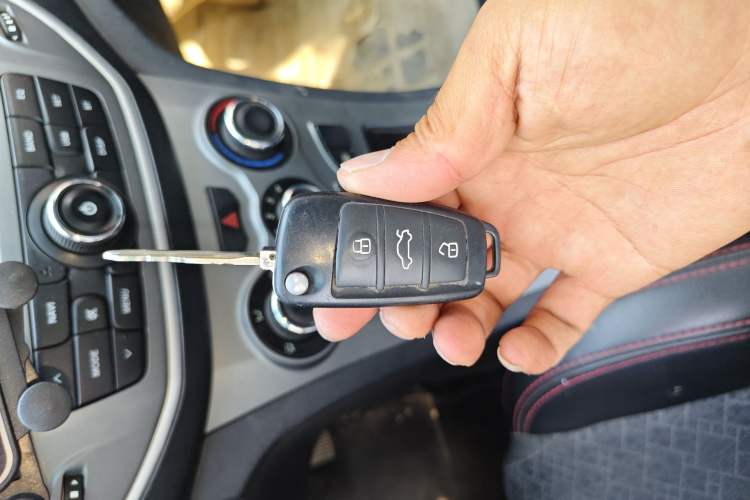 Used Cowin C3 2015 1.5L Manual Gold Diamond Edition
