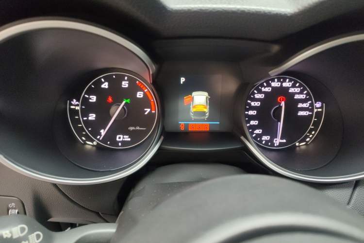 Used Alfa Romeo Stelvio 2017 2.0T 200HP Elite Edition