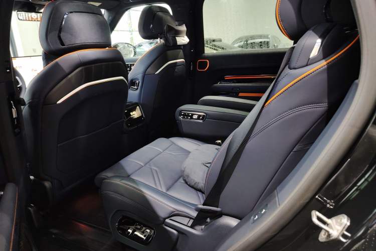 Used Zeekr 9X 2025 Moon Black Edition 70kWh
