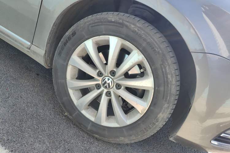 Used Volkswagen Magotan 2016 1.8TSI Smart Enjoyment Leading Model Right Front Wheel Hub