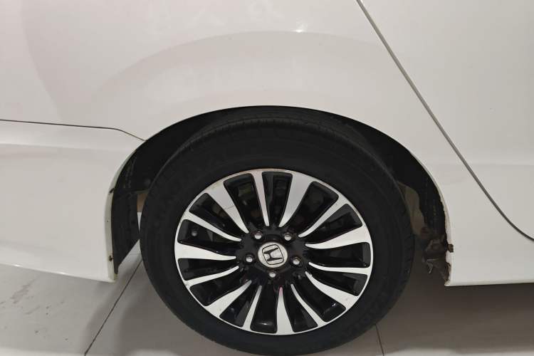 Used Honda Crider 2015 1.8L automatic luxury edition
